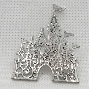 Metal Keychain Pendant DISNEY DISNEYLAND Shanghai China ARABESQUE Castle